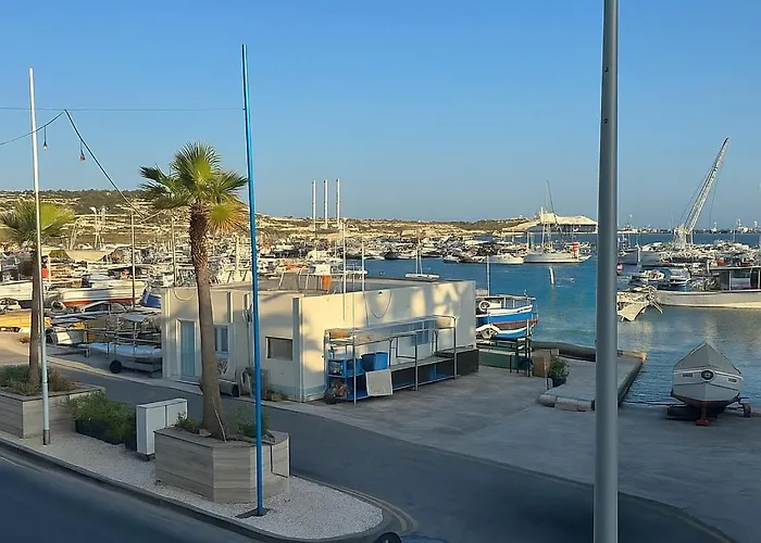 Seafront Harbour View Apartamento *