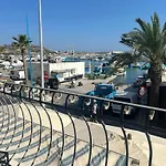 Seafront Harbour View 마르사실로크
