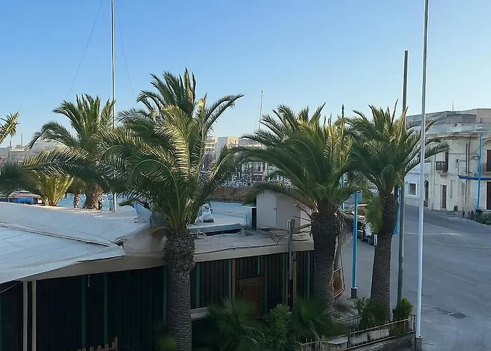 Seafront Harbour View Apartament *