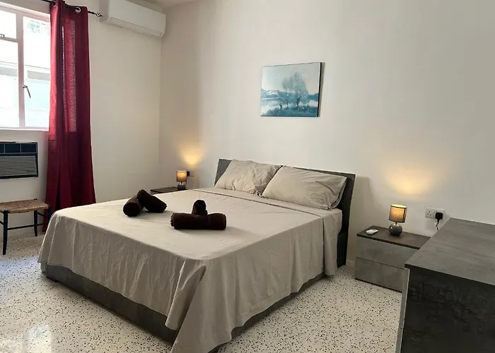 Seafront Harbour View Apartament